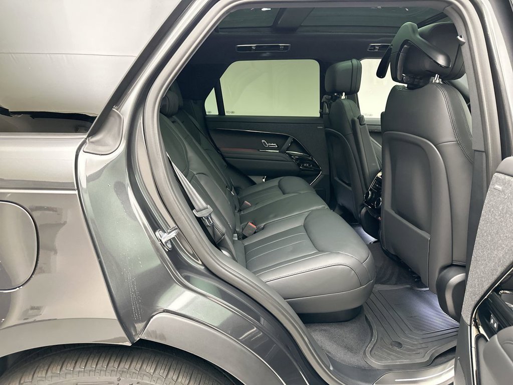New 2027 Carpathian Grey Land Rover Dynamic SE image 7