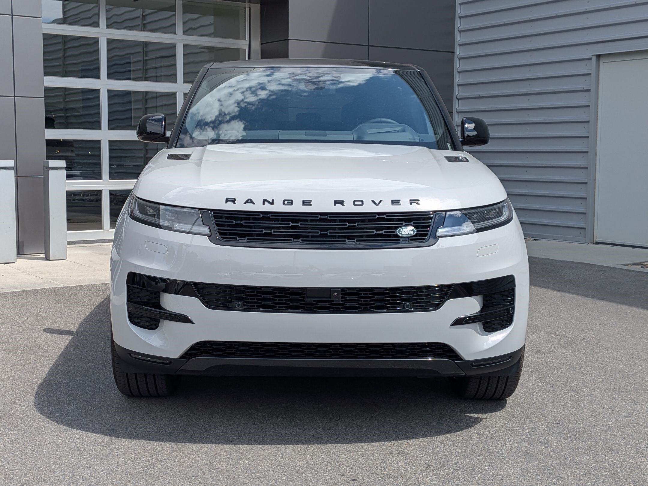 New 2026 Borasco Grey Land Rover P360 SE image 2