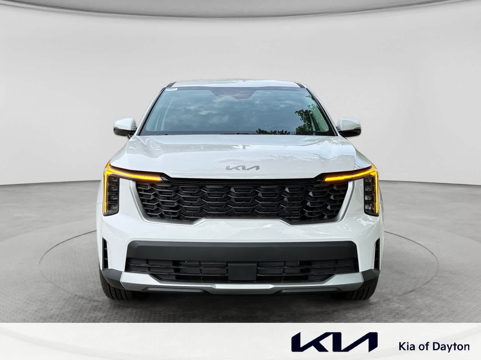 New 2026 Glacial White Pearl Kia LX image 2