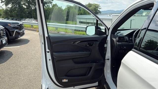 Used 2025 Platinum White Pearl Honda Black Edition image 8