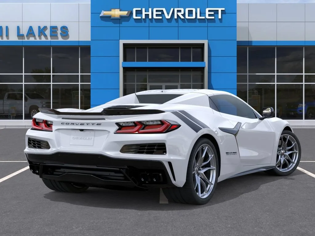 New 2027 Arctic White Chevrolet 3LT image 4