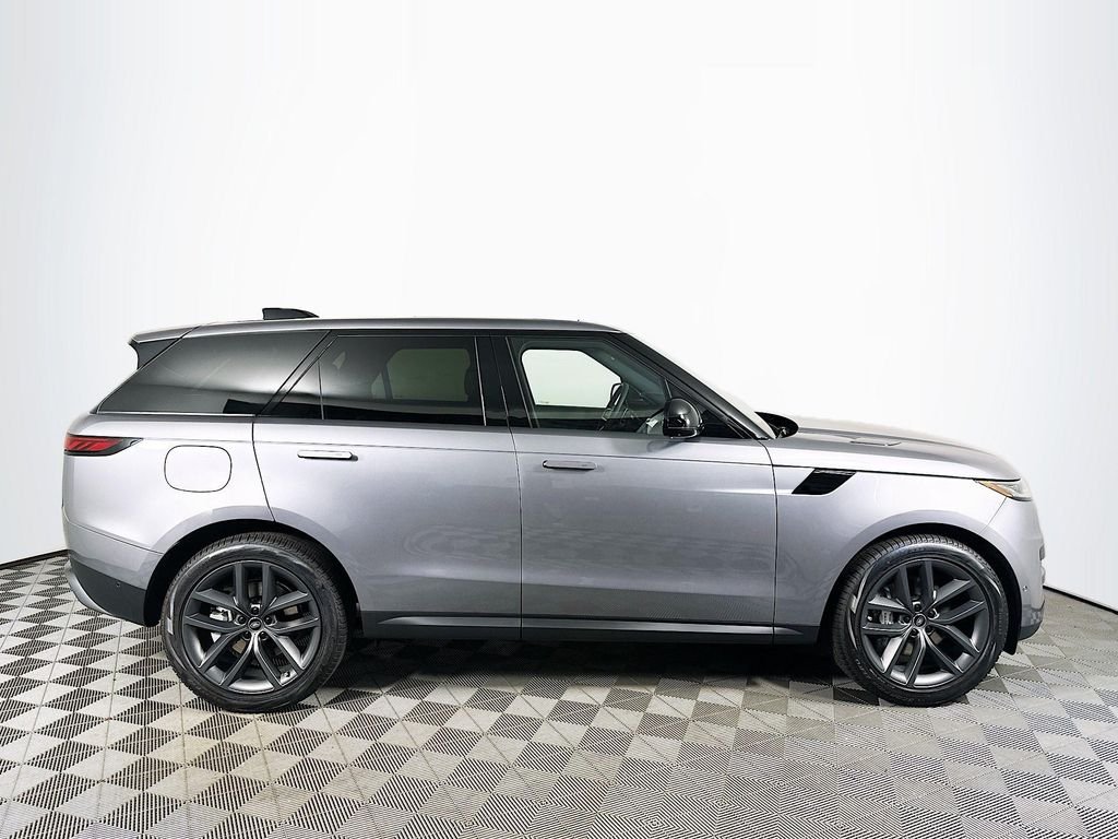 Certified Used 2025 Eiger Gray Metallic Land Rover SE image 4
