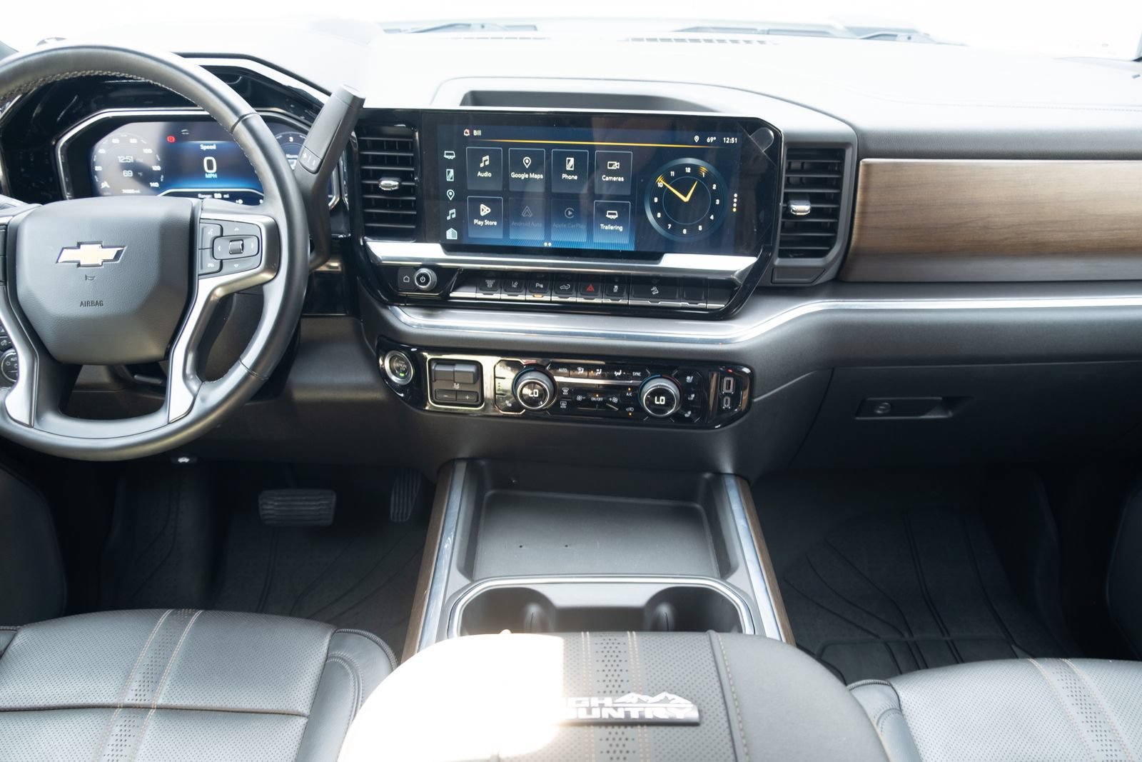 Used 2024 Summit White Chevrolet High Country image 23