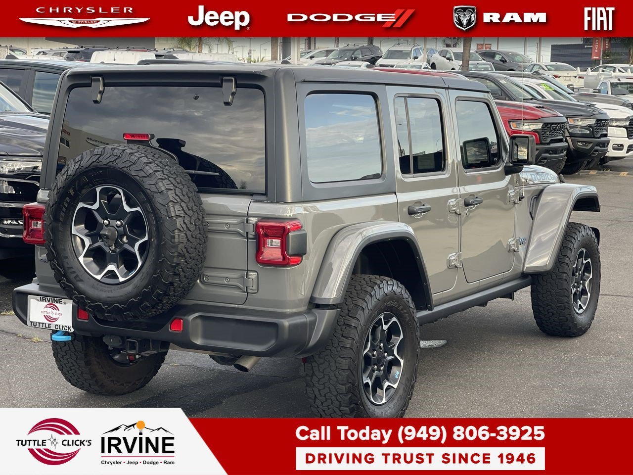 Used 2023 Sting-Gray Clearcoat Jeep Rubicon image 9