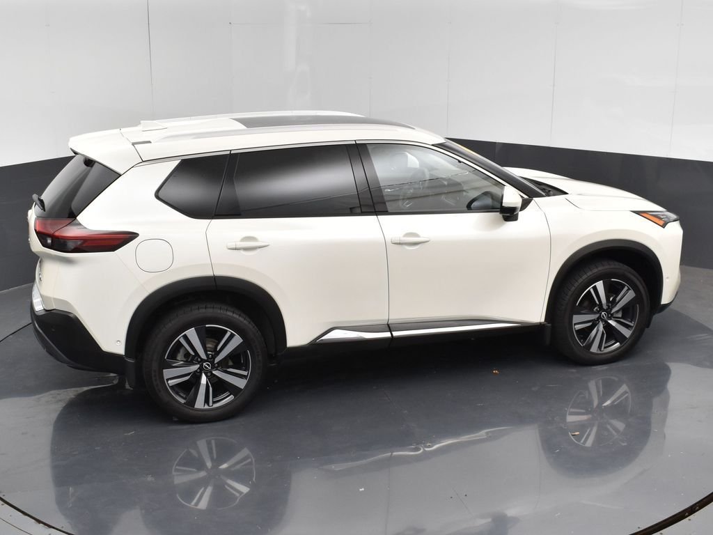 Used 2023 White Nissan SL image 30