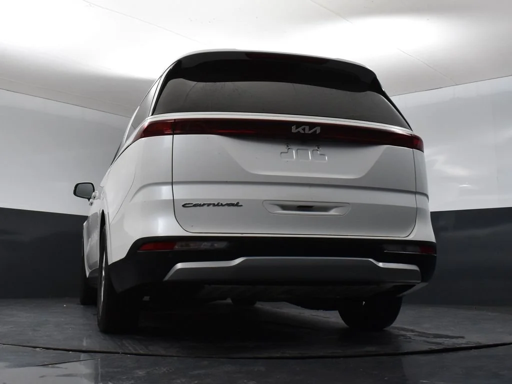 Certified Used 2022 White Kia LXS image 11