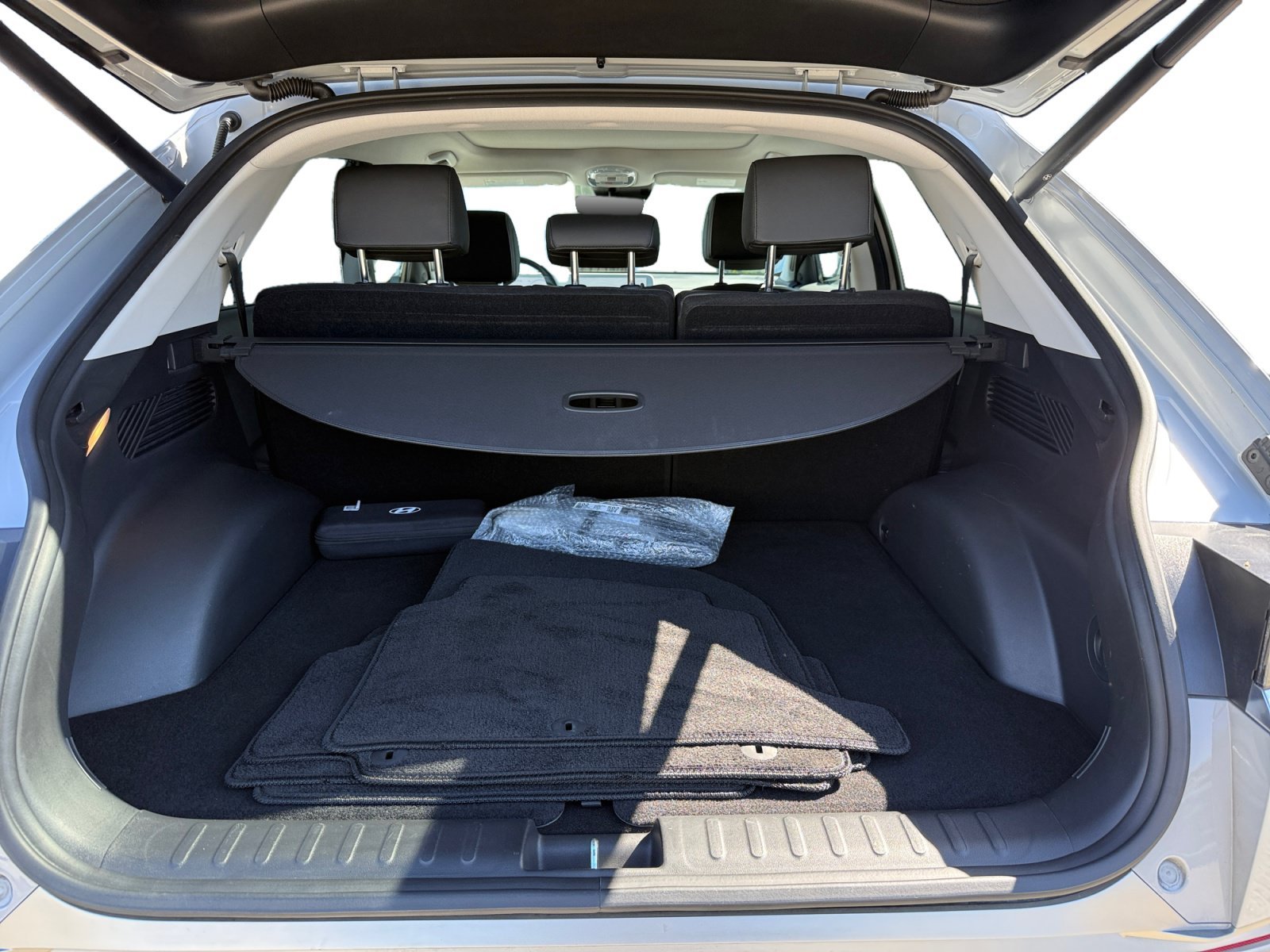 Certified Used 2024 Cyber Gray Hyundai Limited image 17