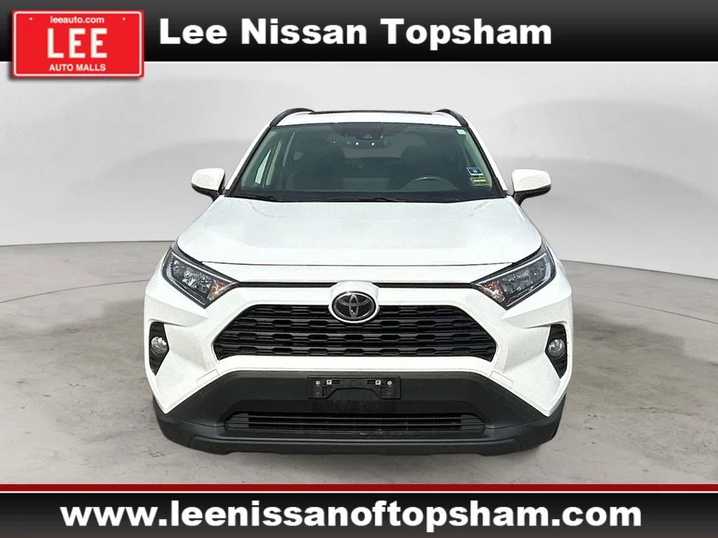 Used 2020 Super White Toyota XLE image 3