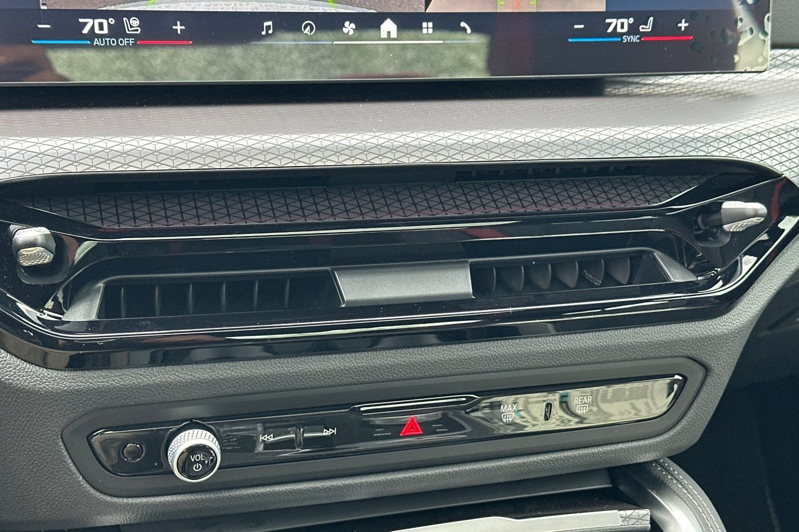 2026 BMW 4 Series M440i - Photo 17