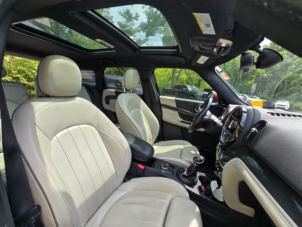 Used 2018 Black MINI Base image 16