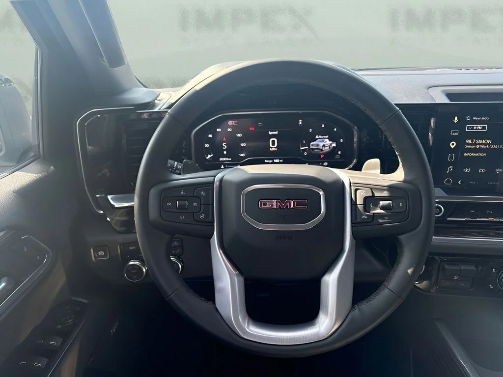 Used 2025 Silver GMC Elevation image 10