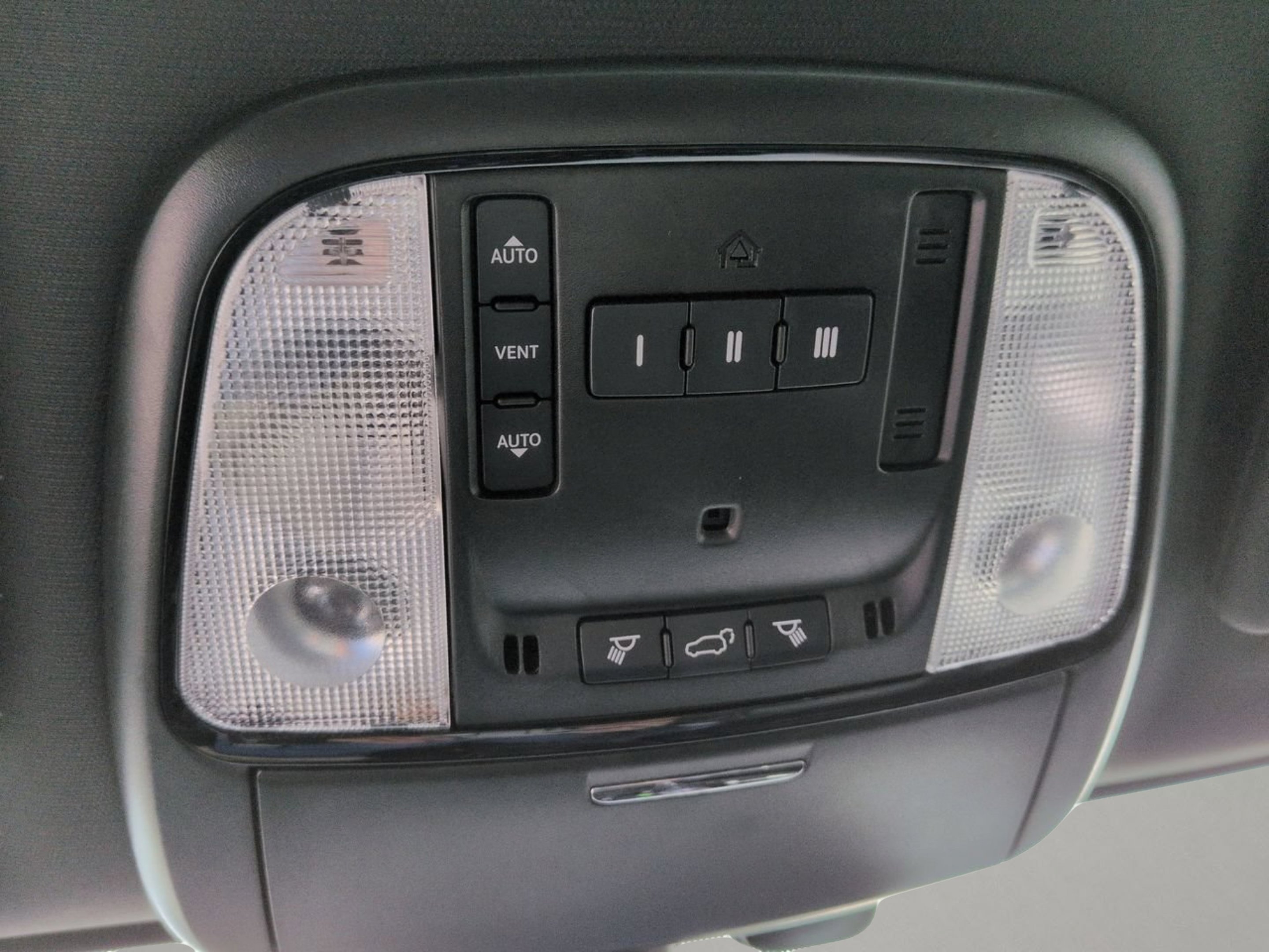 Used 2022 Destroyer Gray Clearcoat Dodge R/T image 21