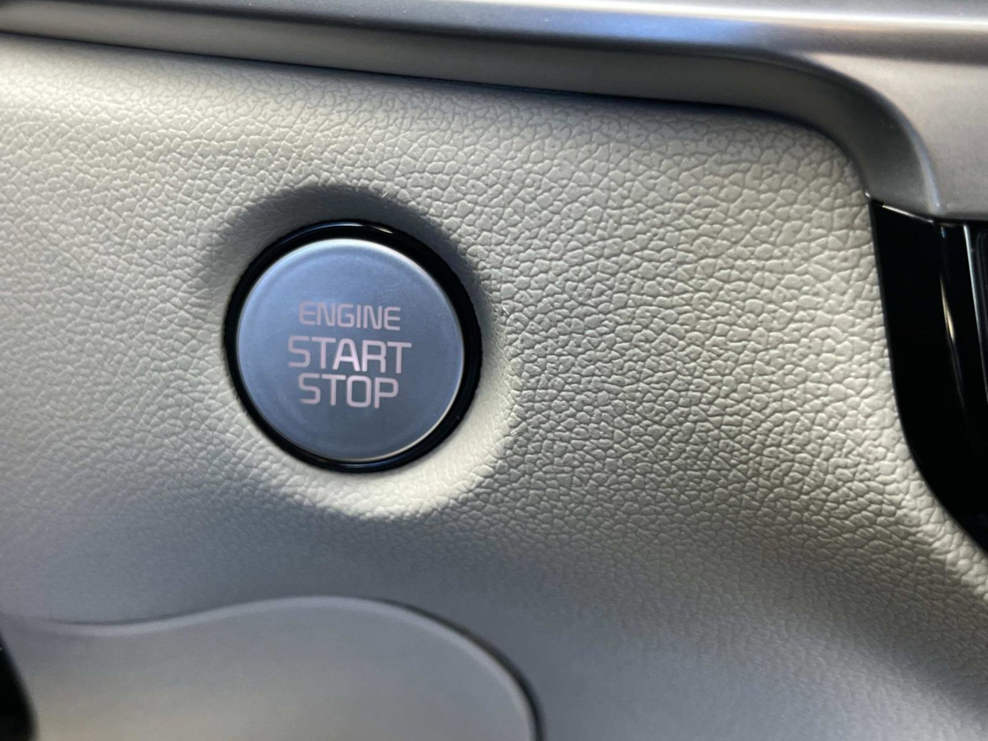 New 2026 Glacial White Pearl Kia EX image 33
