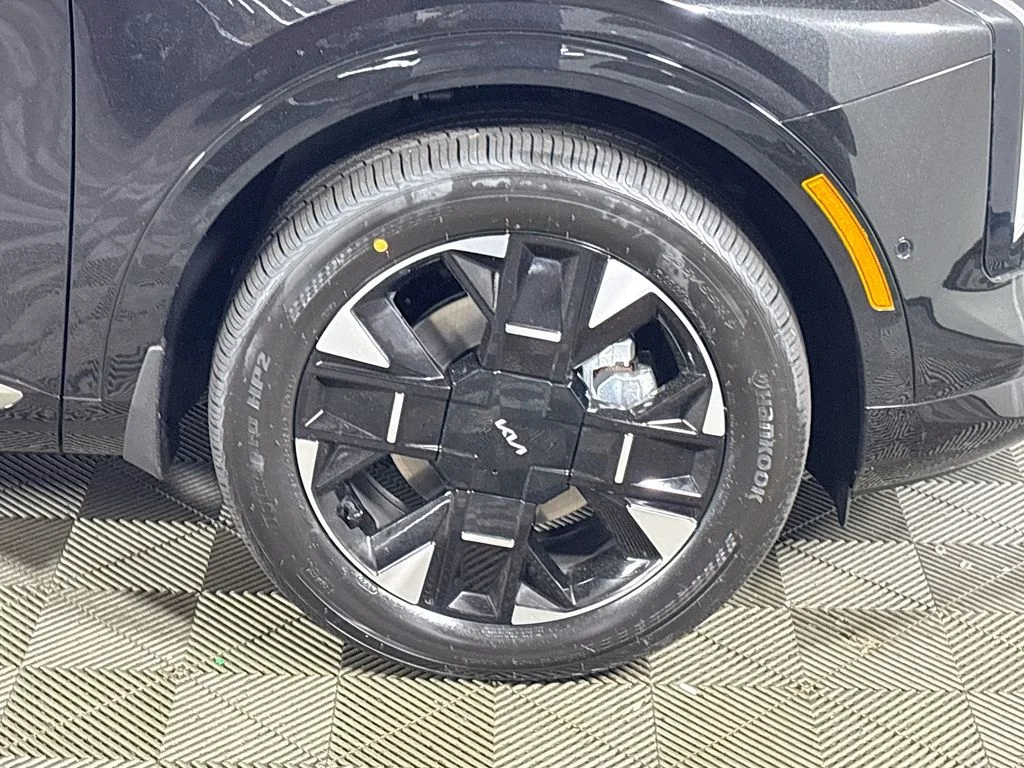 New 2026 Fusion Black Kia SX Prestige image 24