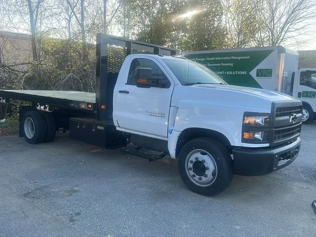 Used 2022 White Chevrolet Work Truck image 1