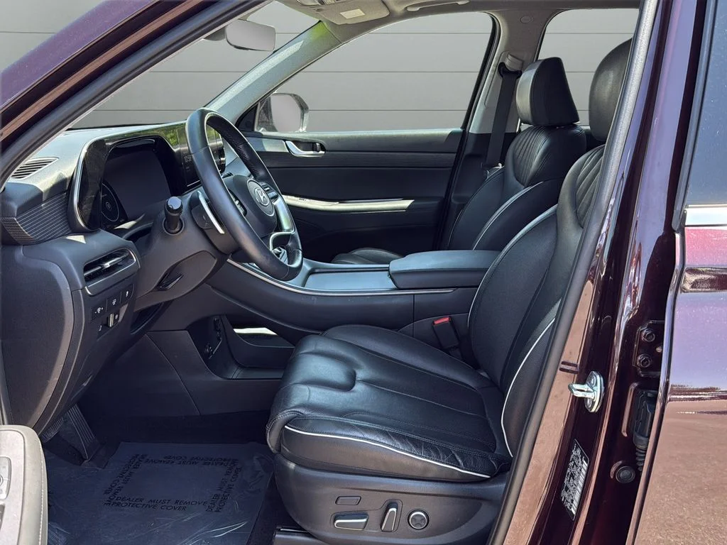 Used 2023 Red Hyundai Limited image 10
