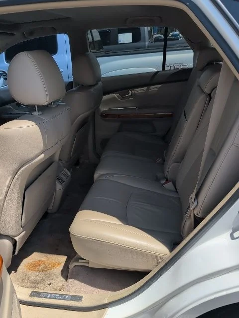 Used 2005  Lexus 330 image 15