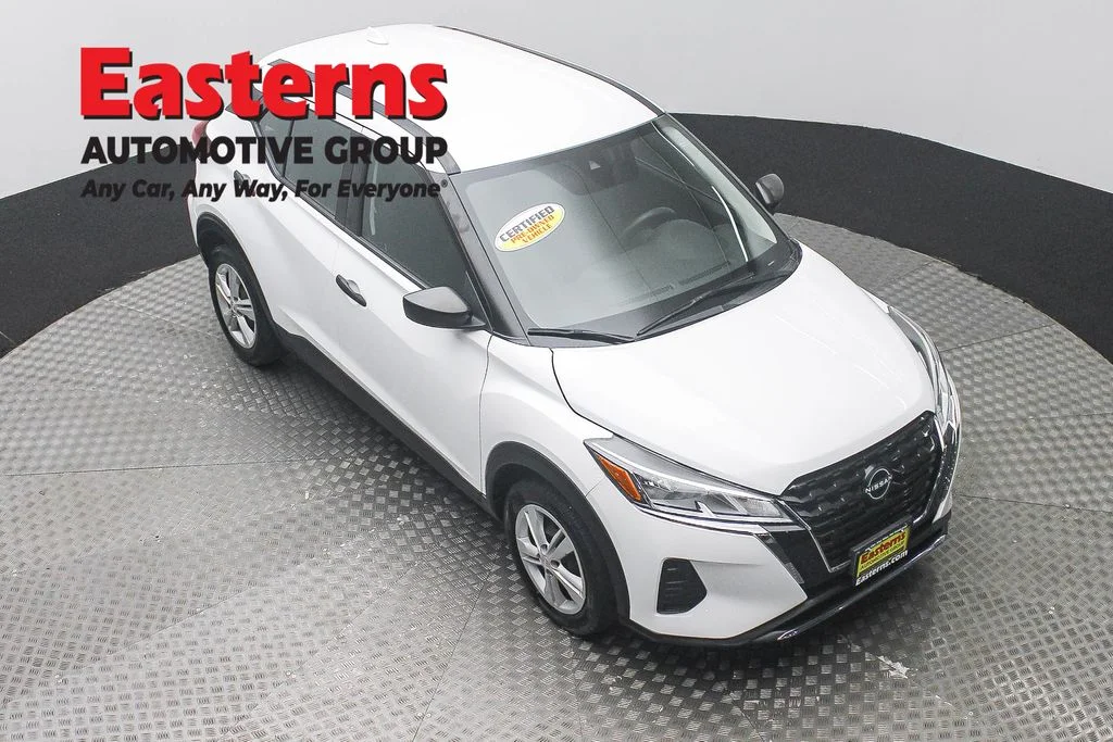 Used 2024 White Nissan S image 3
