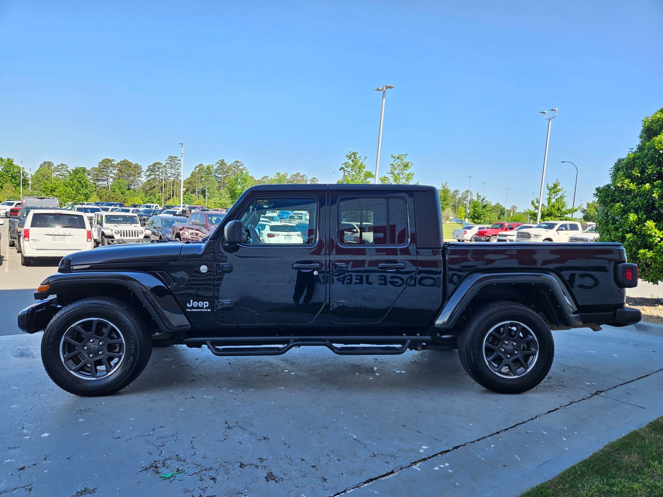 Used 2023 Black Clearcoat Jeep Overland image 4