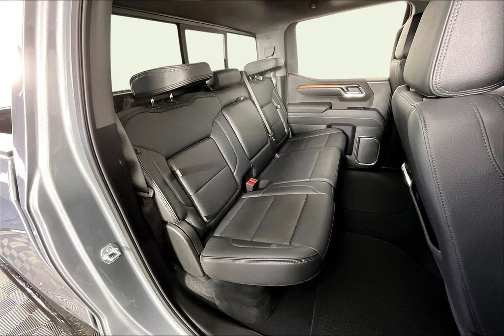 Used 2025 Silver GMC Denali image 25
