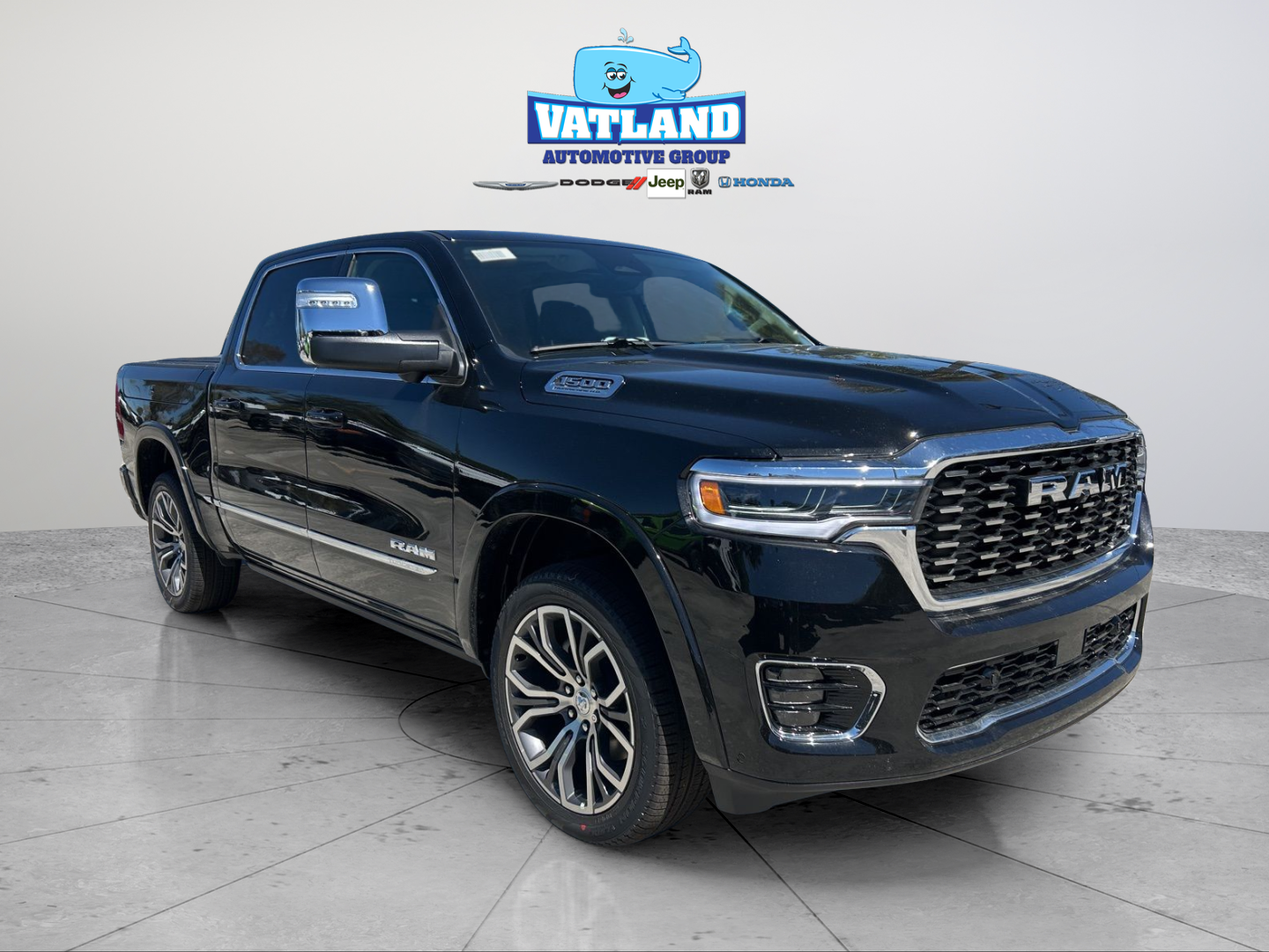 New 2026 Diamond Black Crystal Pearl-Coat Exterior Paint RAM Tungsten image 3