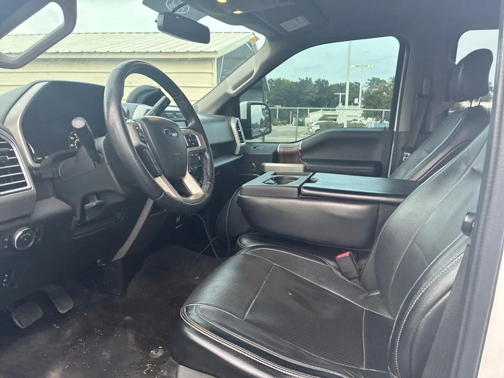 Used 2016 White Ford Lariat image 17