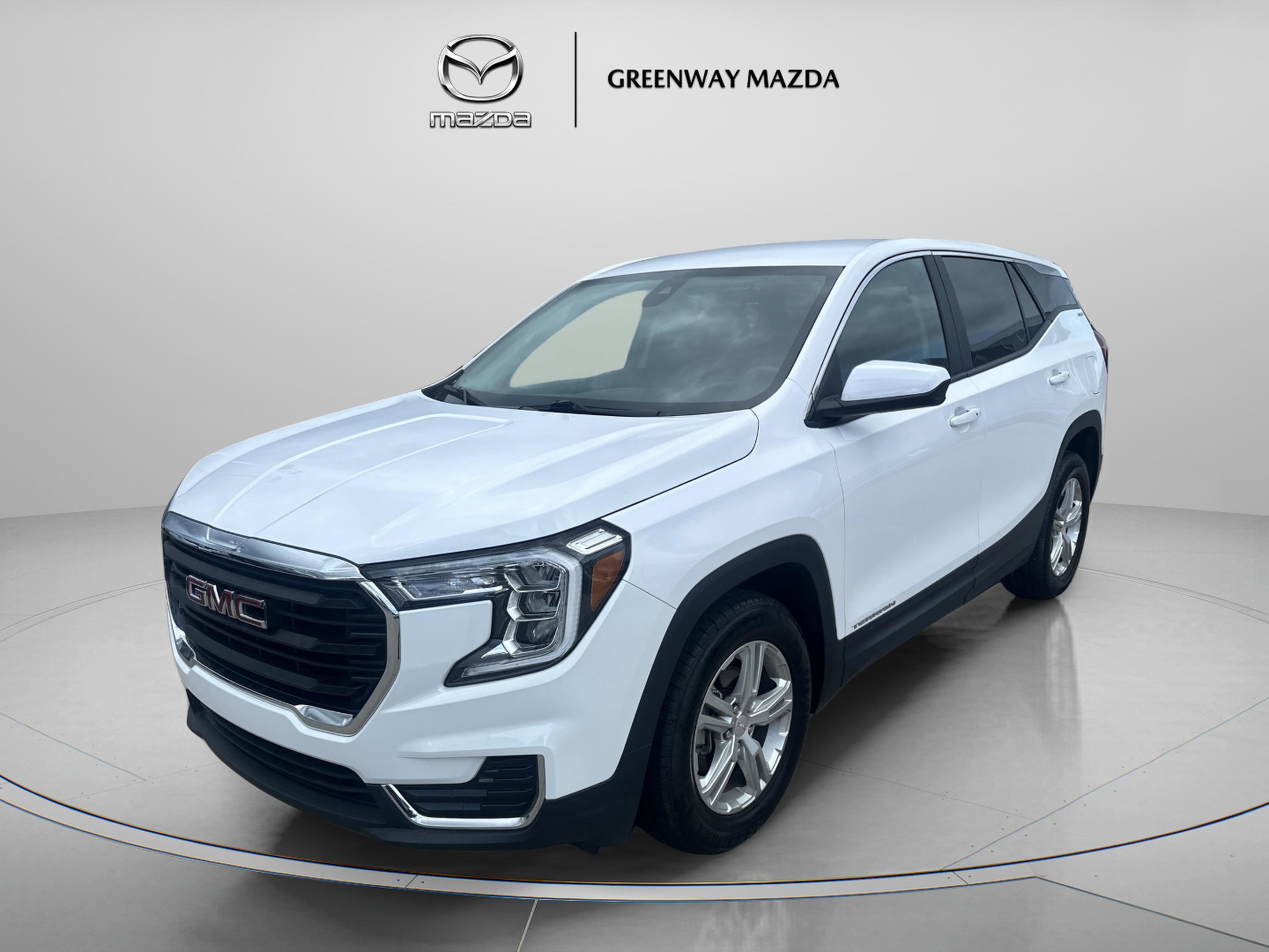Used 2024 Summit White GMC SLE image 3