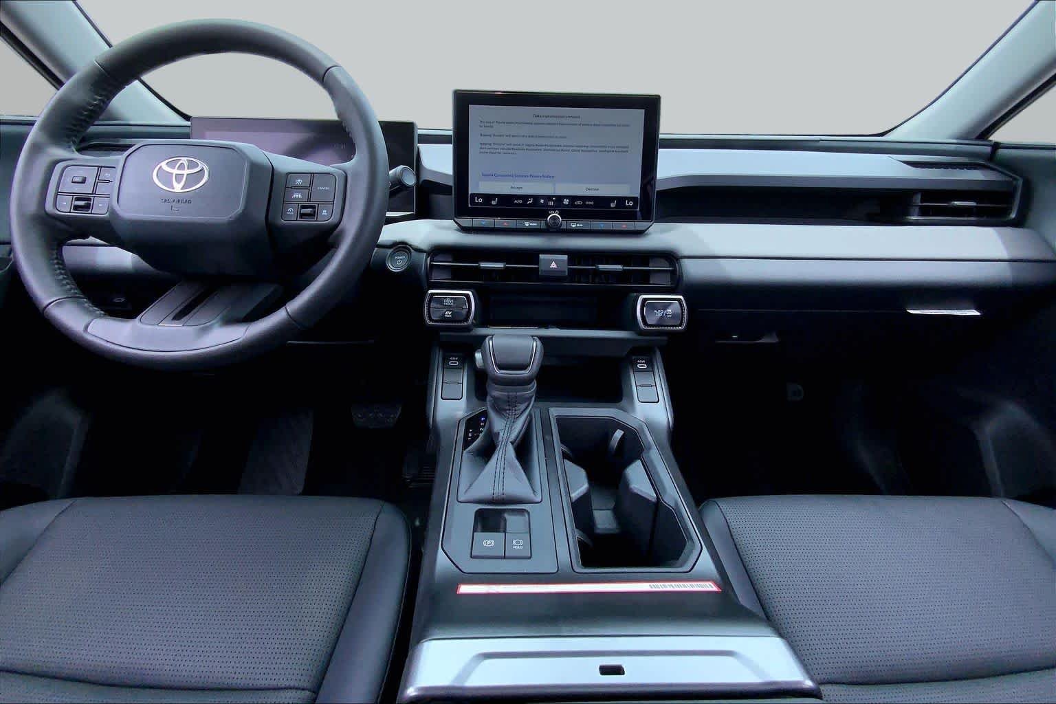 Used 2026 Ice Cap Toyota XLE Premium image 15