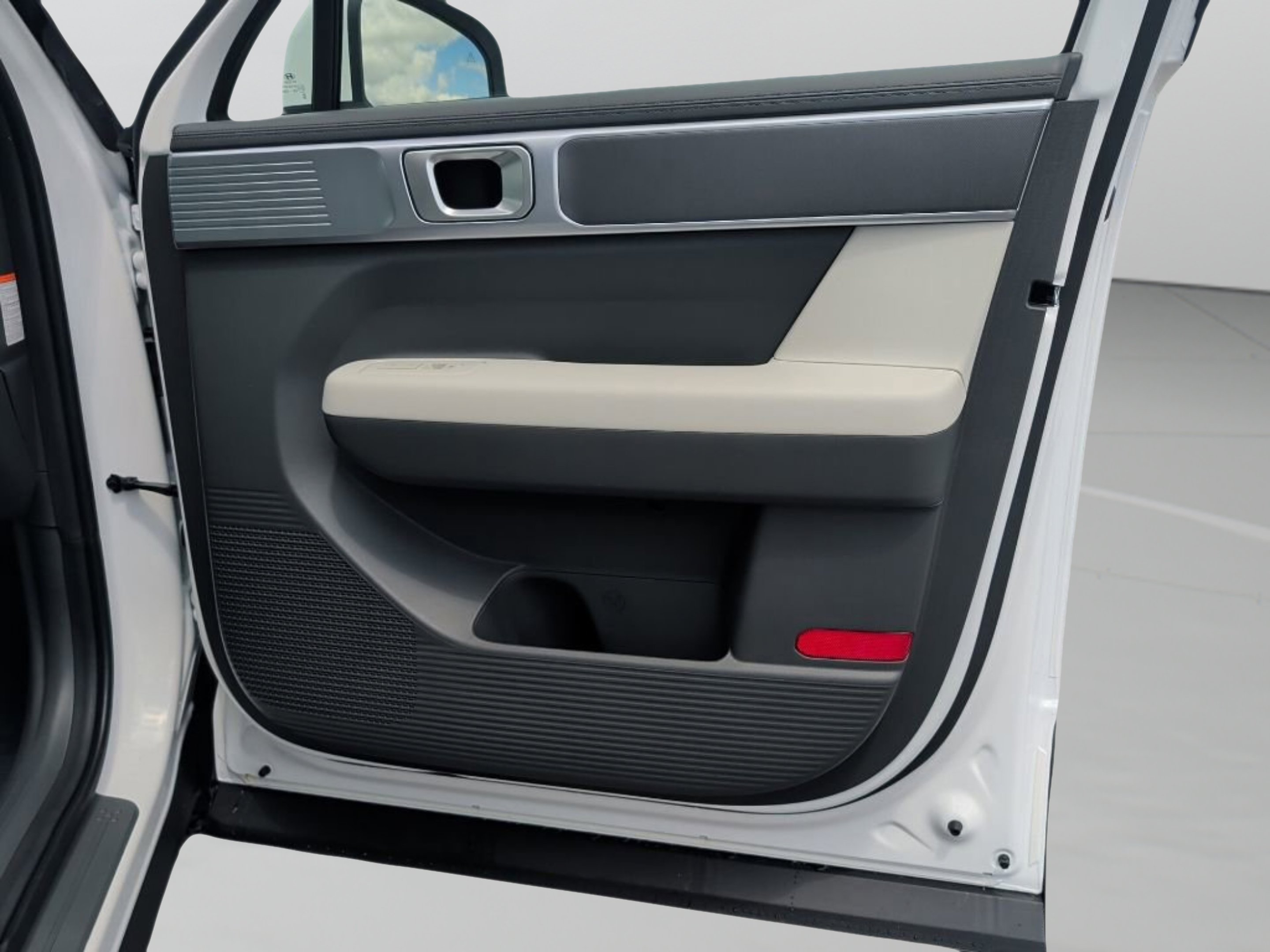 New 2026 Serenity White Hyundai SE image 40