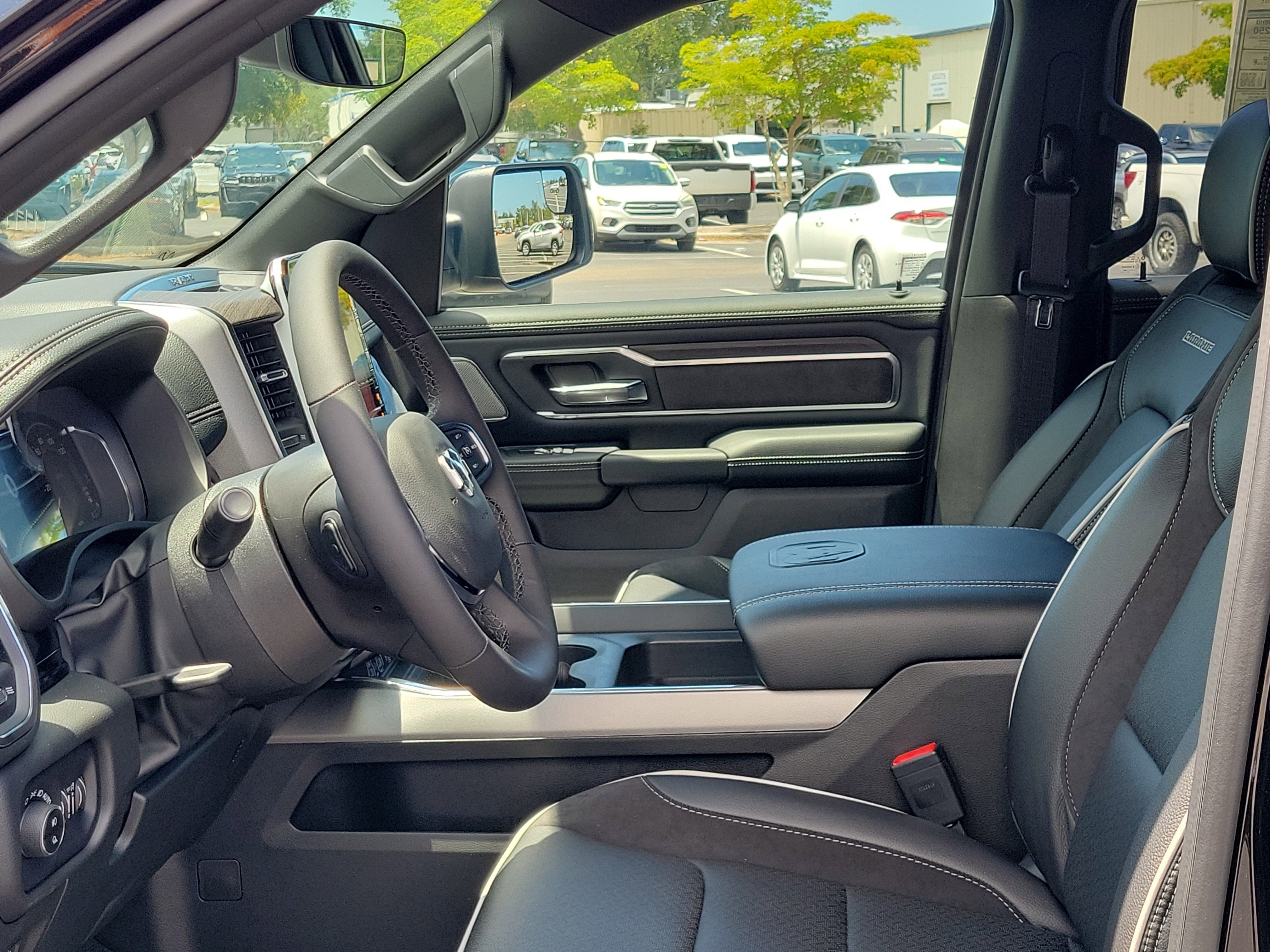 New 2026 Diamond Black Crystal Pearl-Coat Exterior Paint RAM Laramie image 18