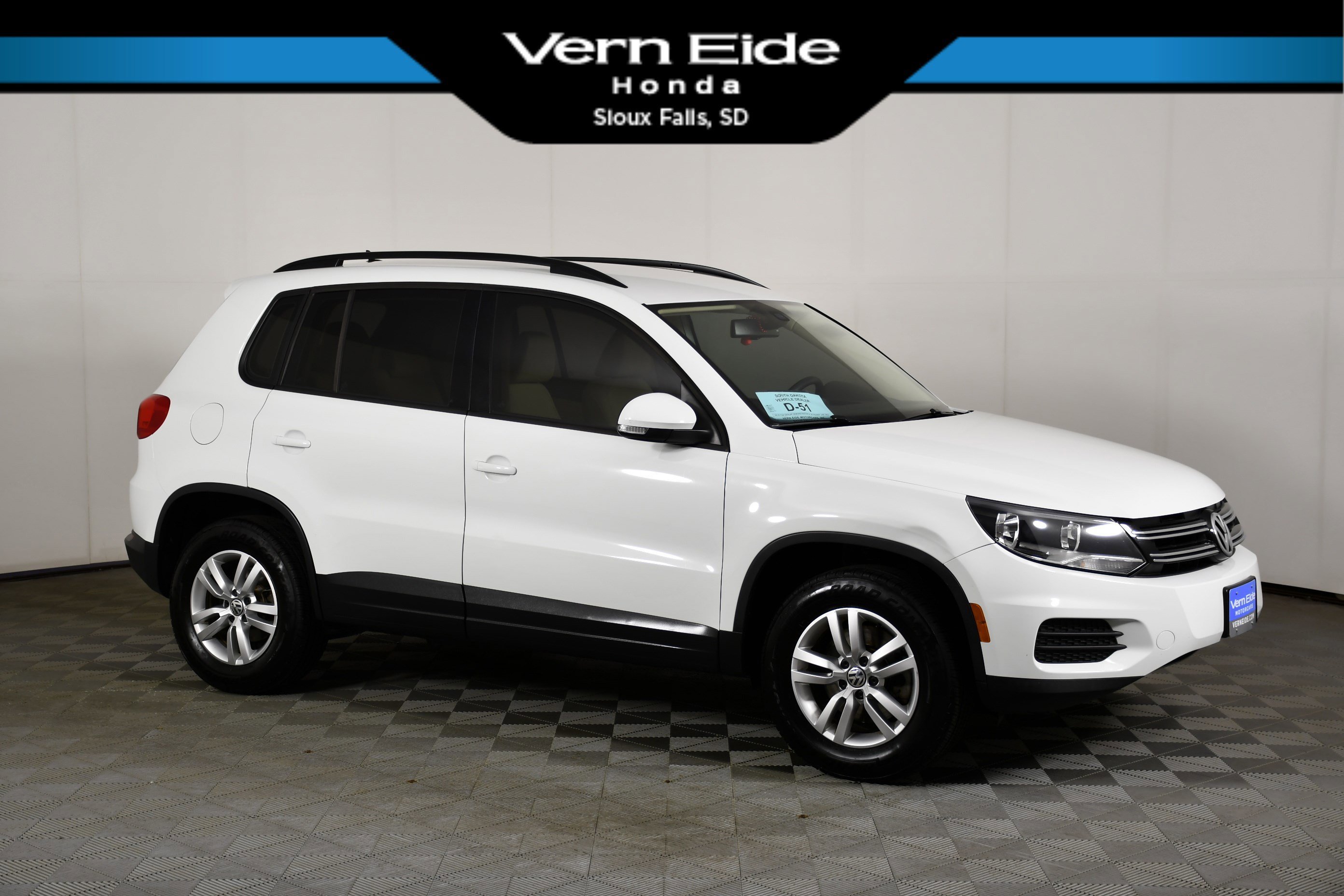 2016 Volkswagen Tiguan S