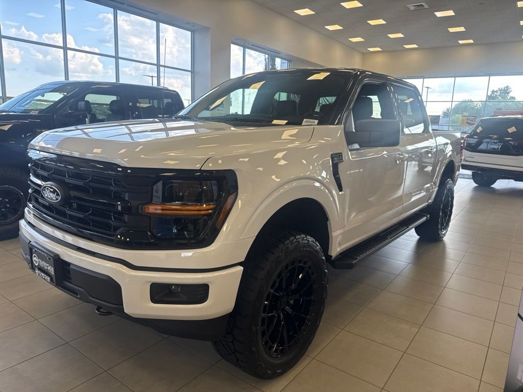 New 2026 Oxford White Ford XLT image 9