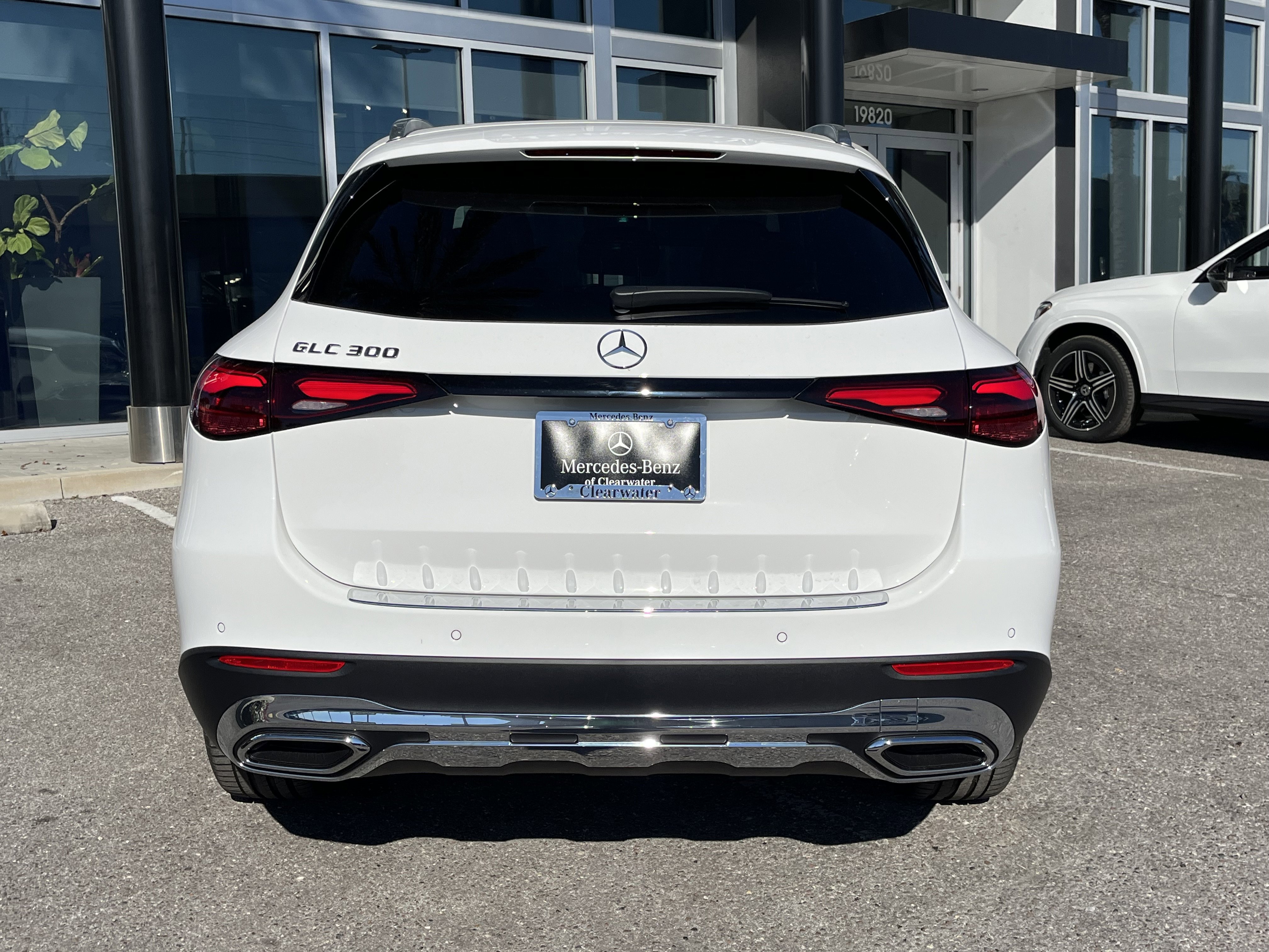 New 2026 POLAR WHITE Mercedes-Benz GLC 300 image 6