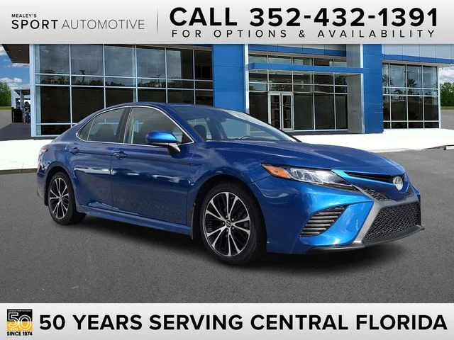 Used 2018 Blue Toyota SE image 1