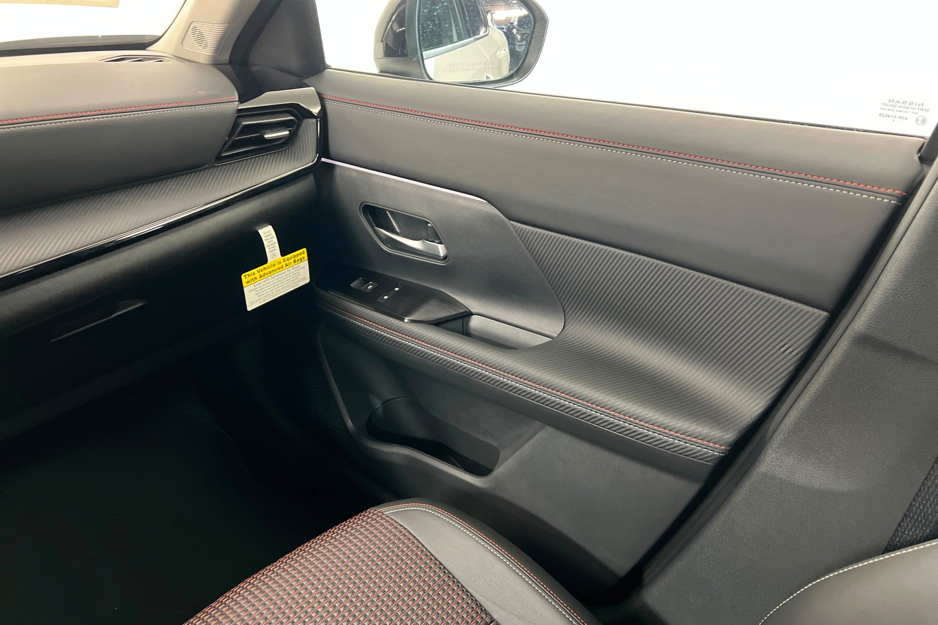 New 2026 Aspen White TriCoat / Super Black Two-tone Nissan SR image 11