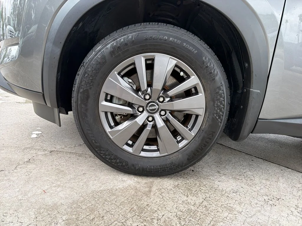 2023 Nissan Pathfinder SV - Photo 11