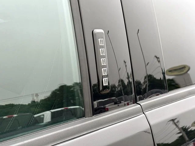 Used 2024 Black Metallic Ford XLT image 10