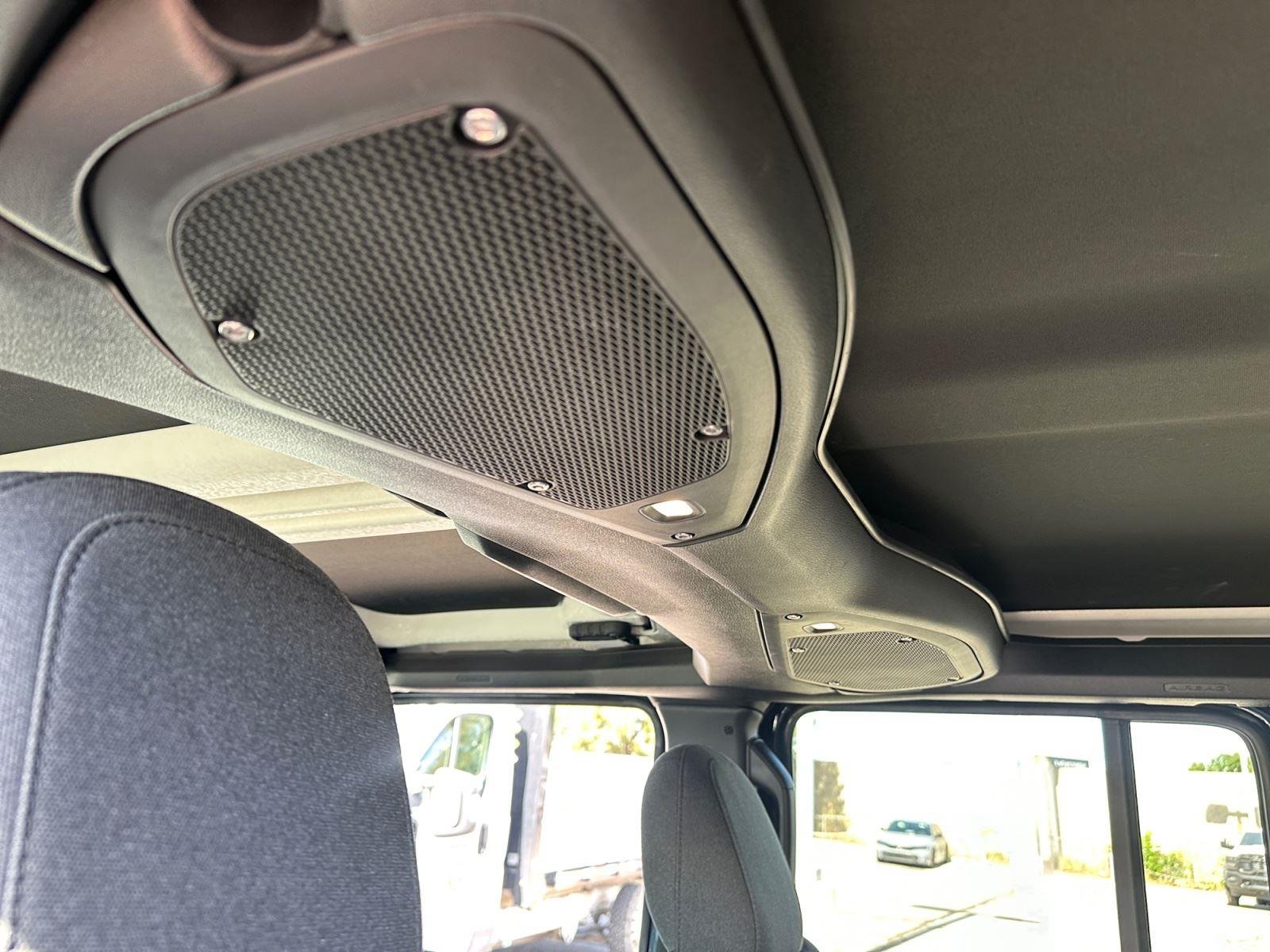 Used 2025 Fathom Blue Pearlcoat Jeep Rubicon image 17