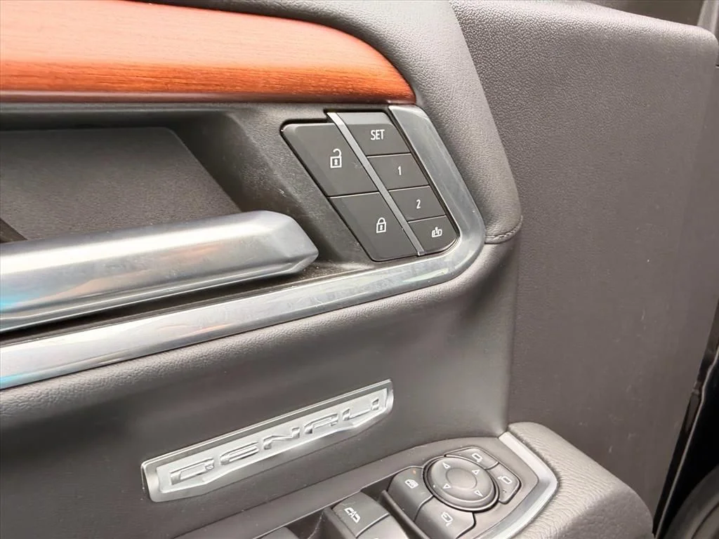 Used 2023 Black GMC Denali image 18