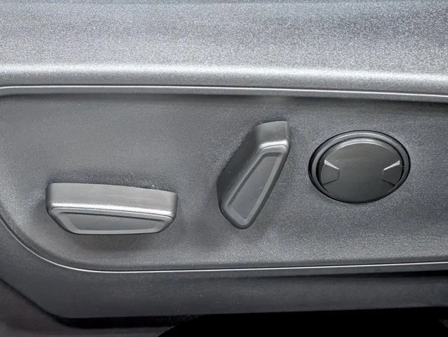 New 2026 Velocity Blue Metallic Ford Outer Banks image 39