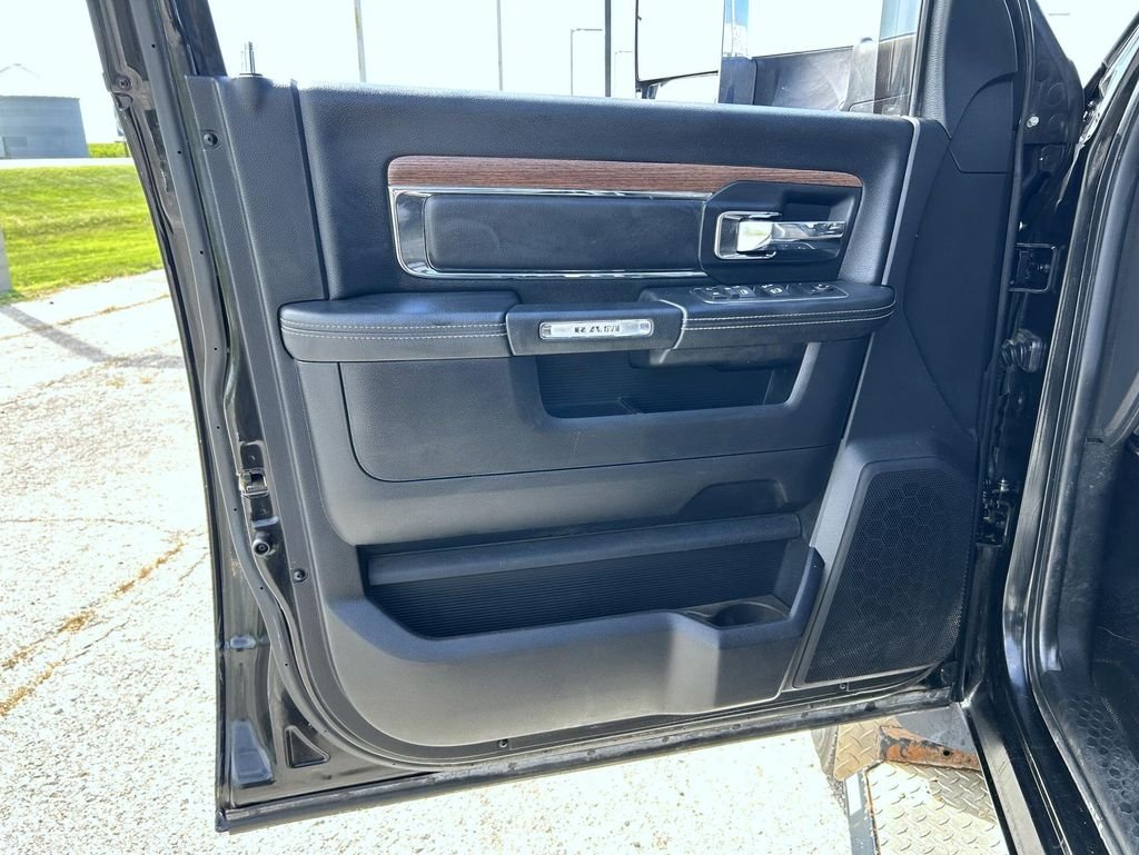 Used 2016 Black Ram Laramie image 9