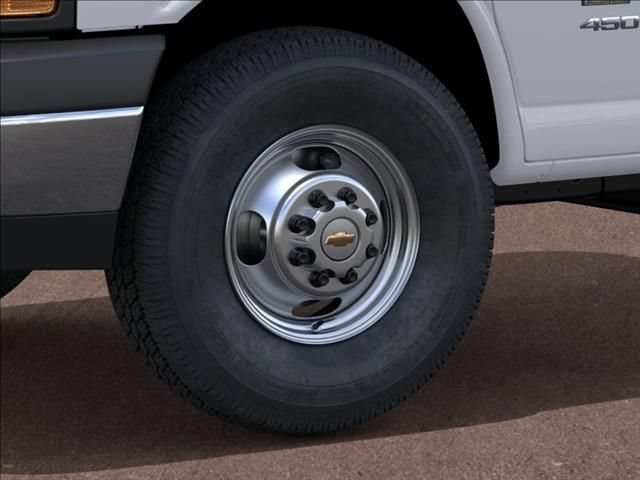 New 2026 Summit White Chevrolet 1WT image 9