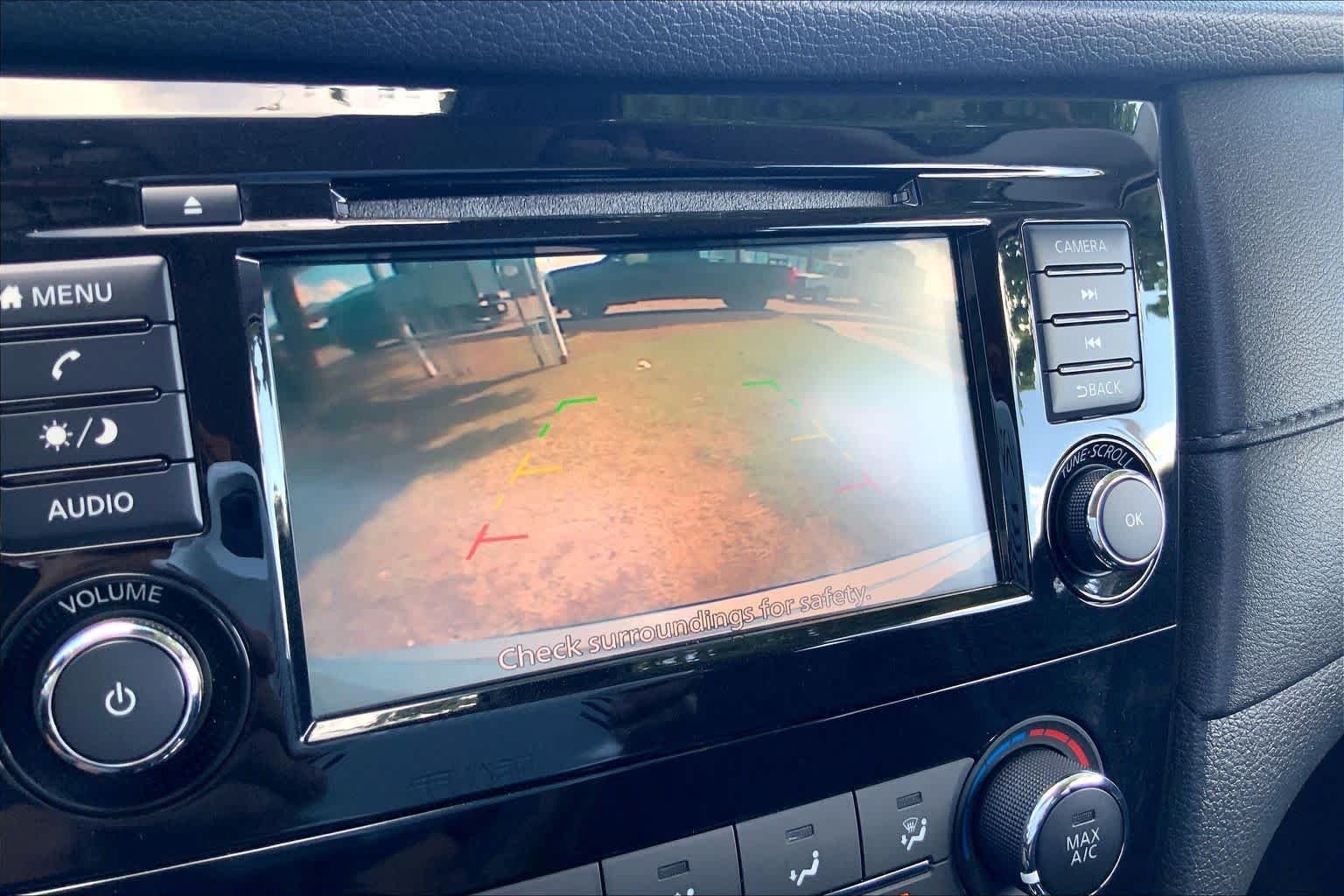 Used 2019 Brilliant Silver Metallic Nissan S image 27