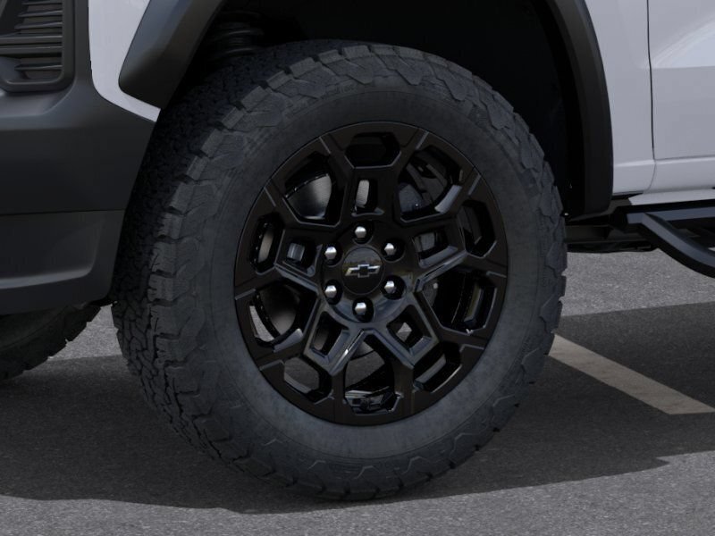 New 2026 Summit White Chevrolet Trail Boss image 9