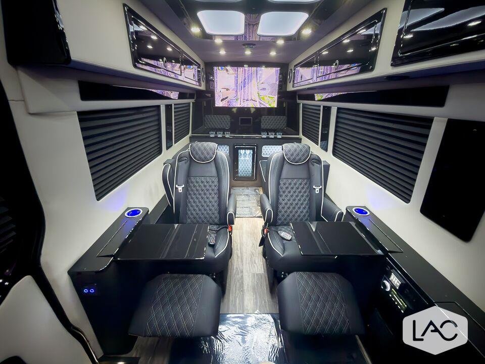 New 2027 BLACK OGV LUXURY COACH 170EXT image 20