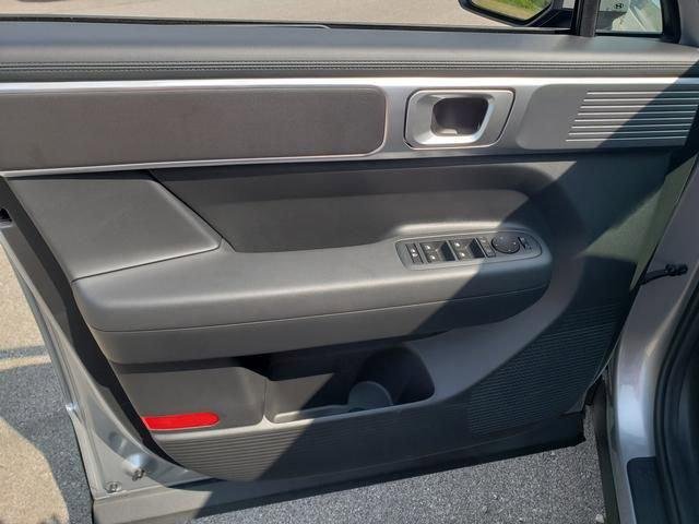 New 2026 Silver Hyundai SE image 10