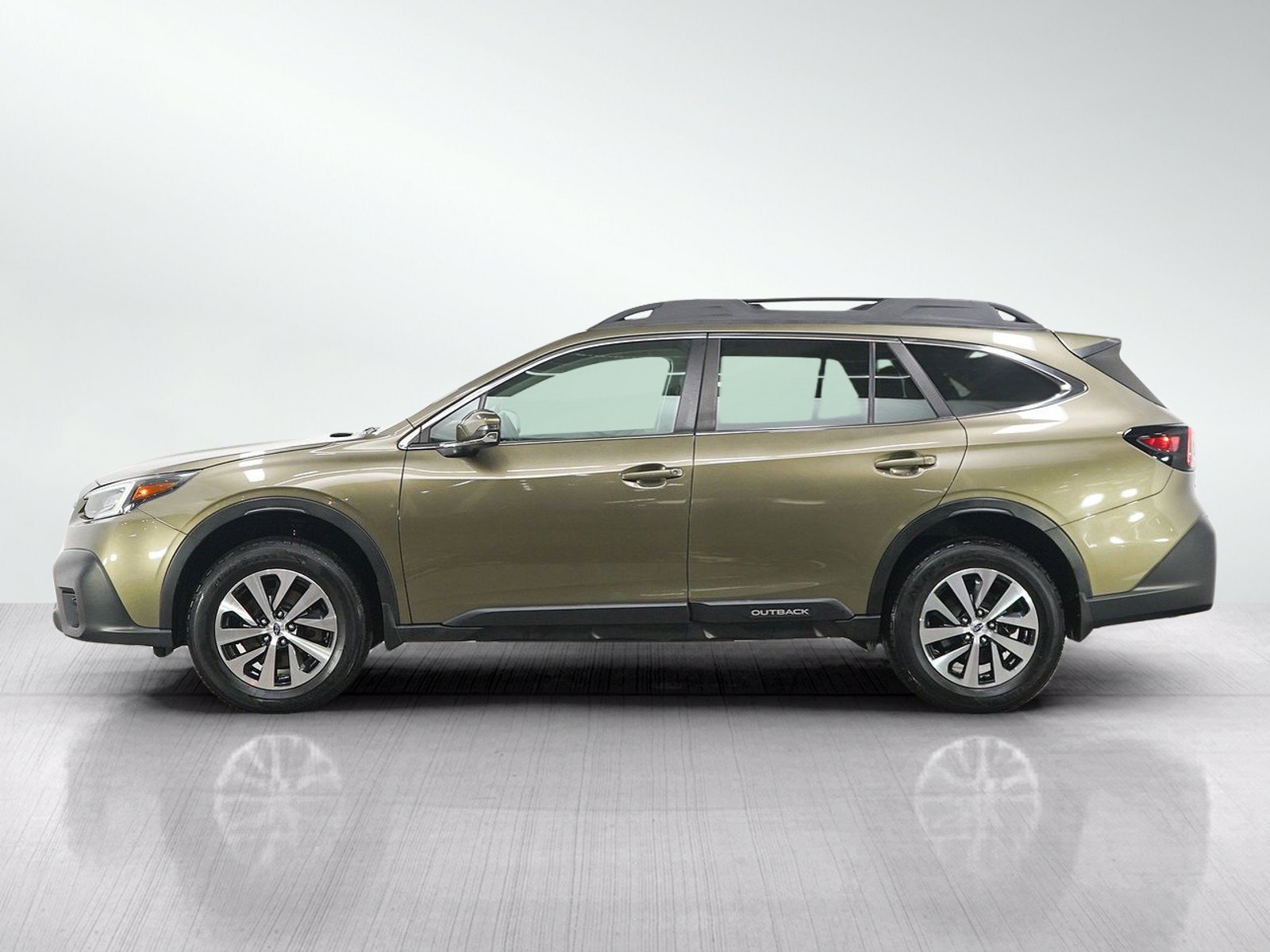 Used 2021 Subaru Outback Premium with VIN 4S4BTADC6M3220589 for sale in Minneapolis, Minnesota