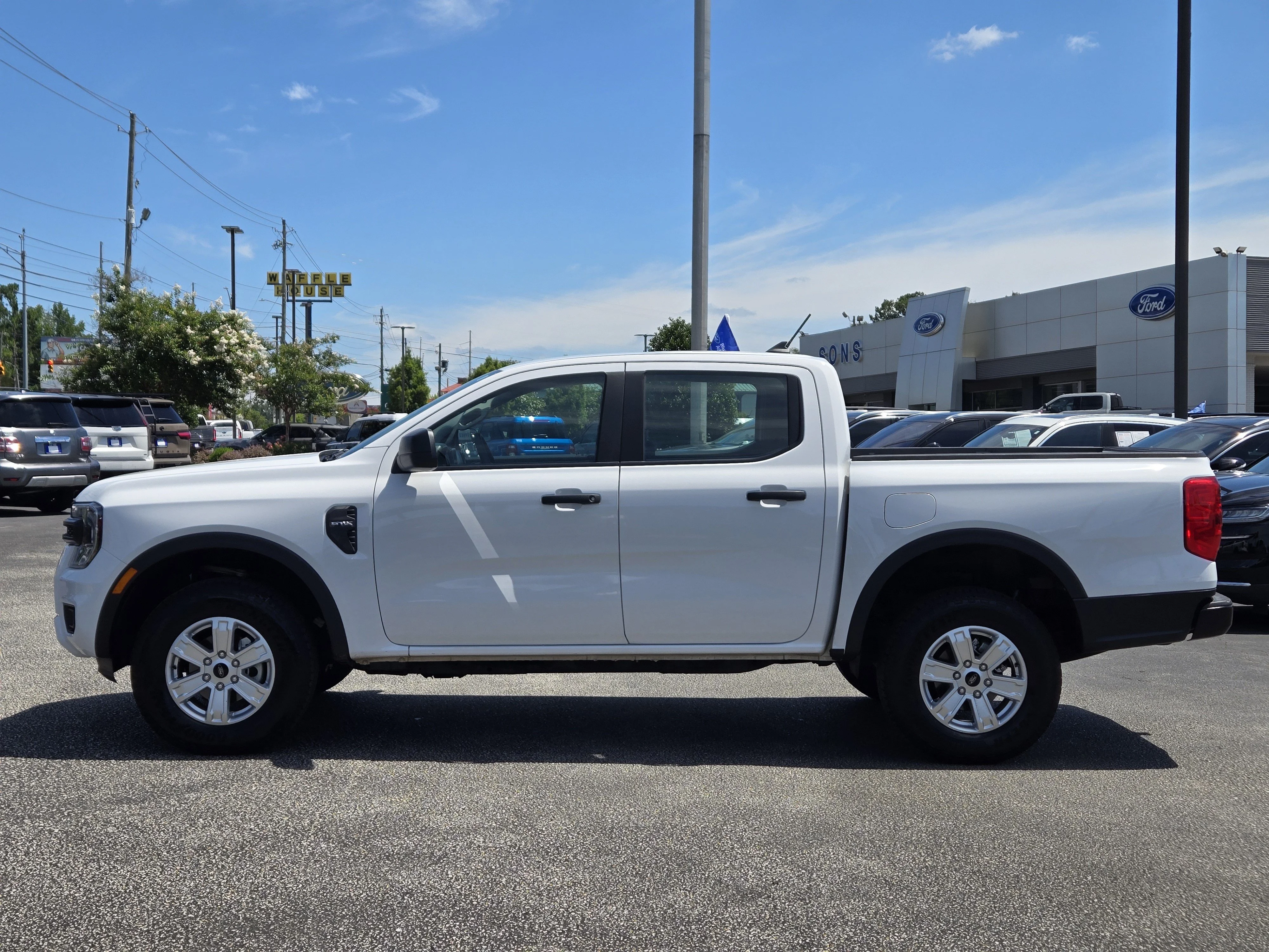 Used 2025 Oxford White Ford XL image 13