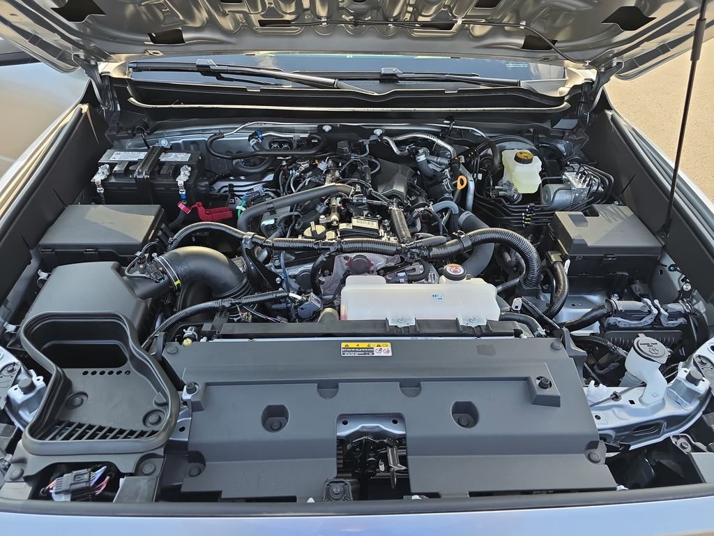 2025 Toyota Tacoma SR5 - Photo 30