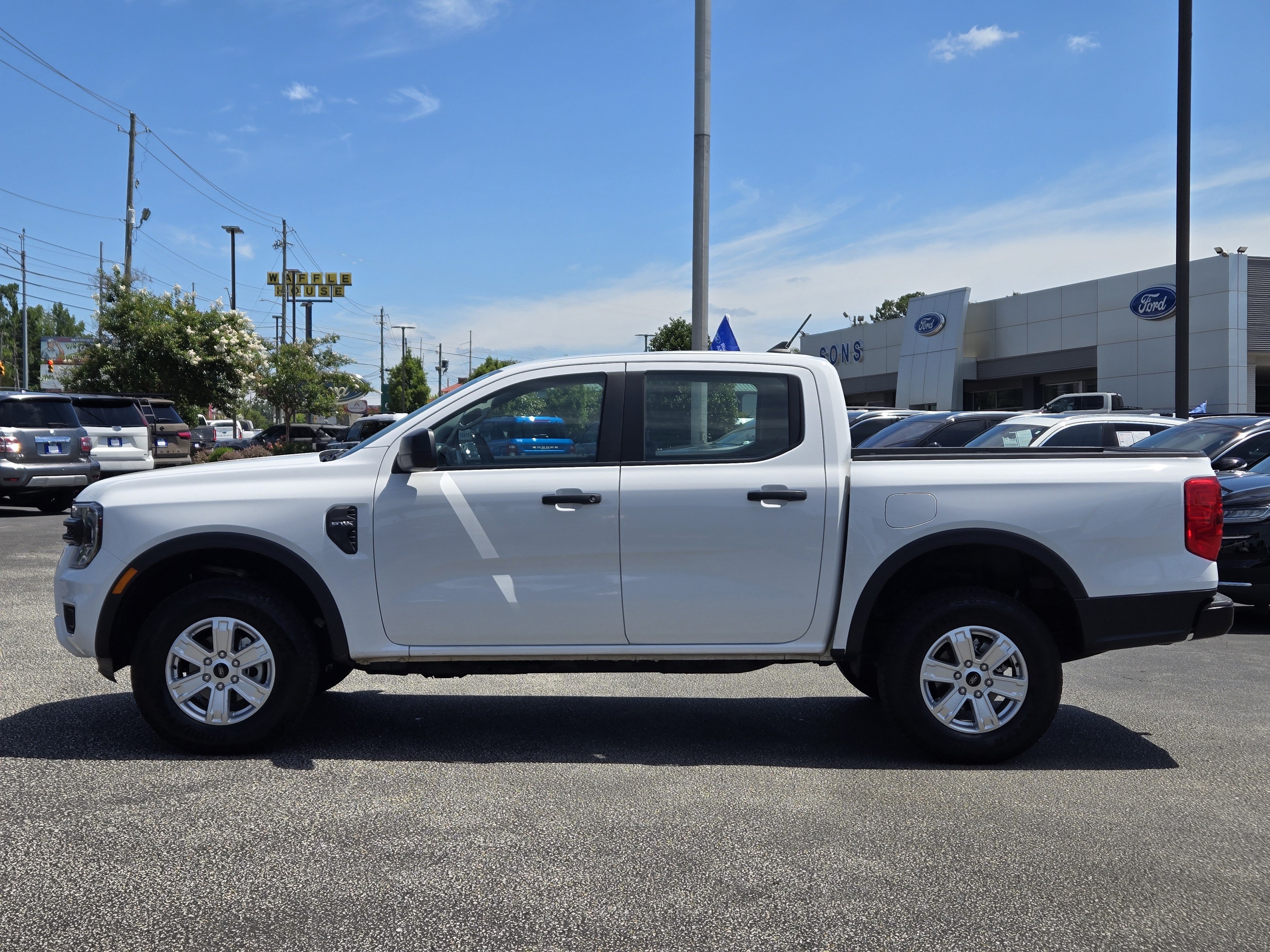 Certified Used 2025 Oxford White Ford XL image 13